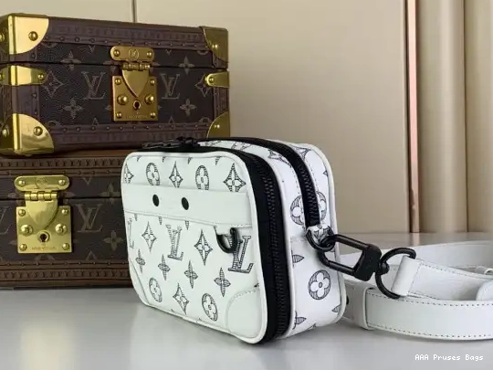 AAA Pruses Bags VUITTON Nano LOUIS Alpha-11.0*18.5*6.5CM 0529